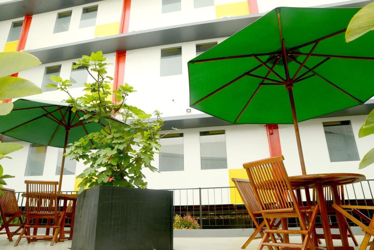 Front One Pasir Koja 3* Bandung