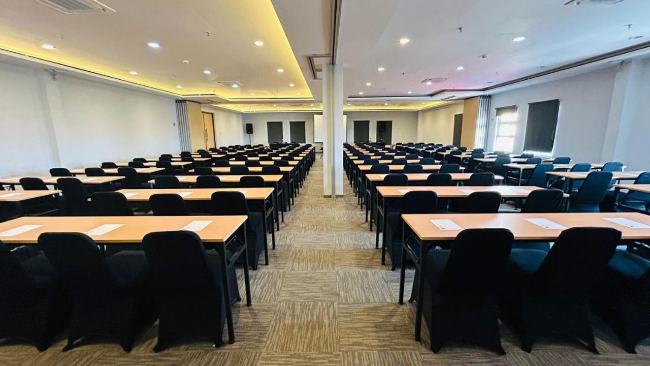Front One Pasir Koja Hotel Bandung