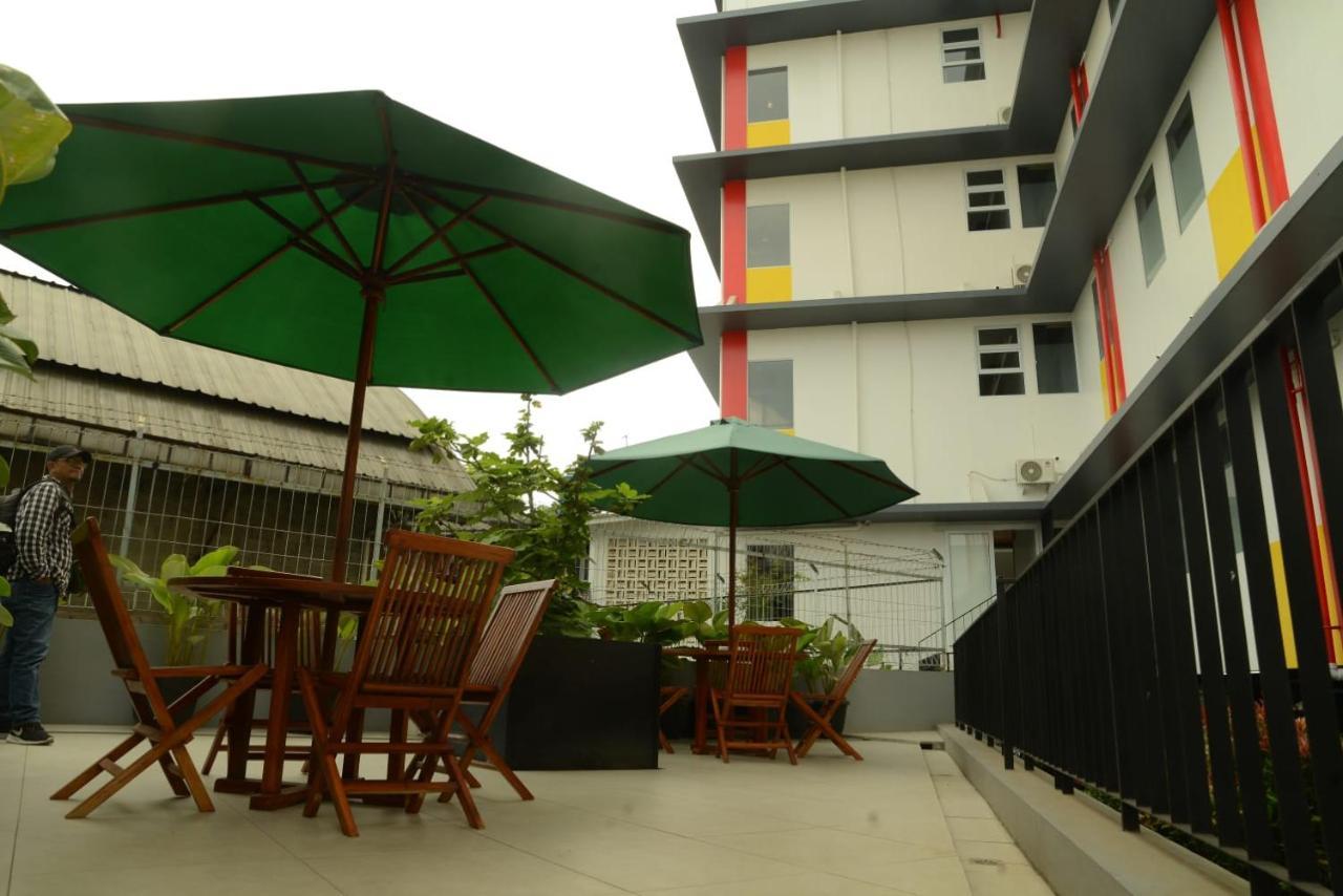 Front One Pasir Koja Hotel 3*
