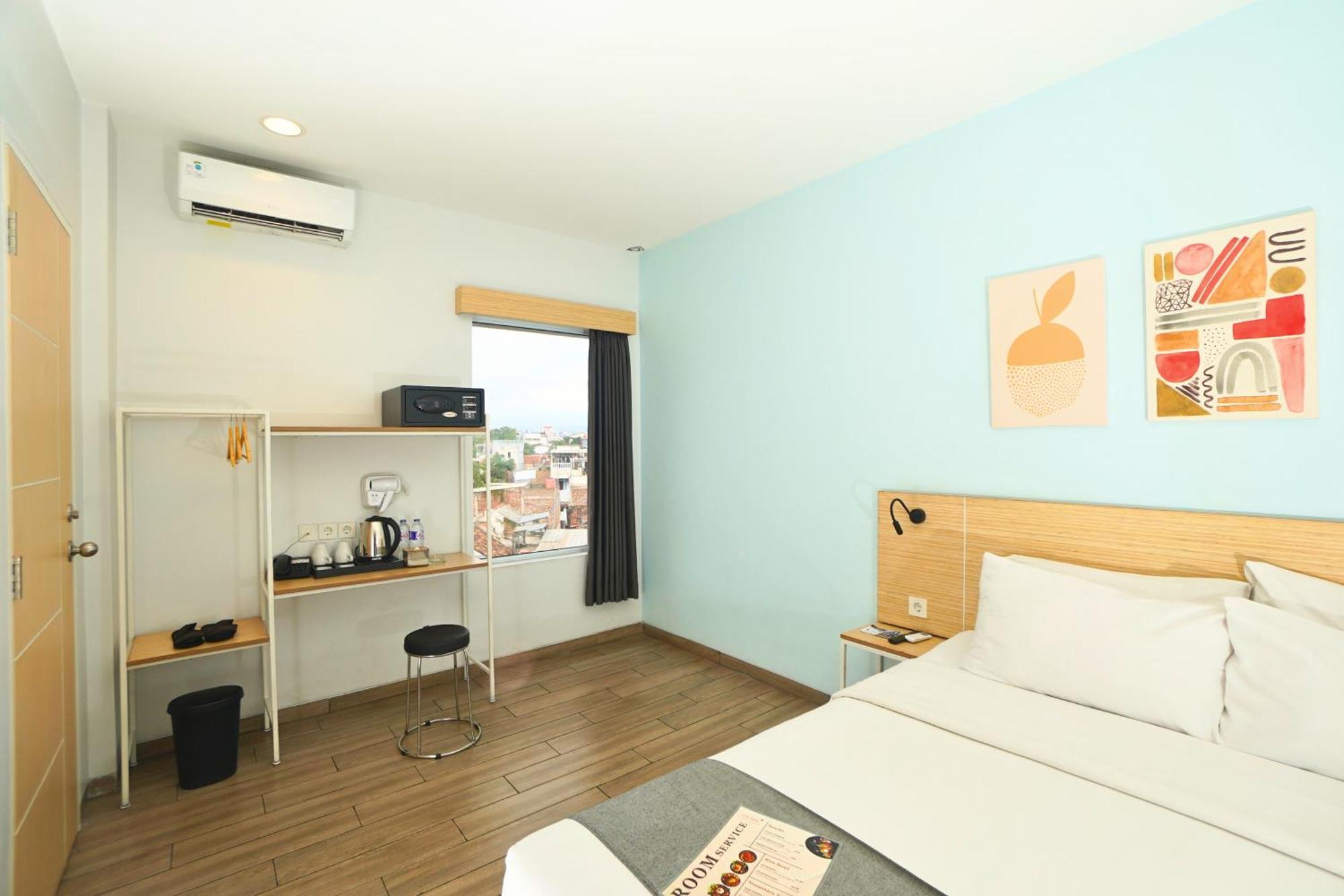 Front One Pasir Koja Hotel 3*