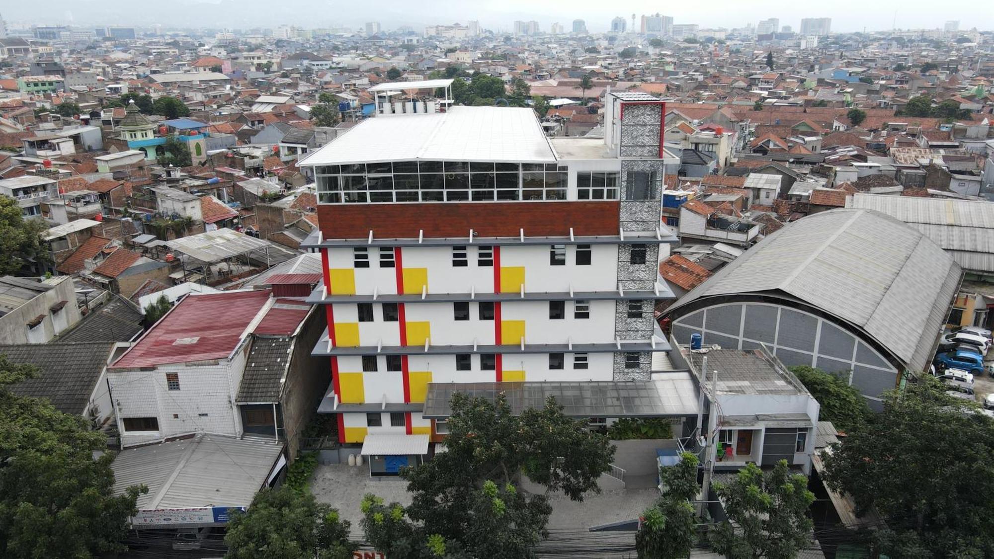 Front One Pasir Koja 3* Bandung